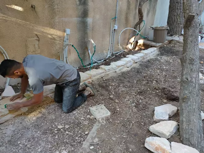 תכנון והקמת גינה לפני